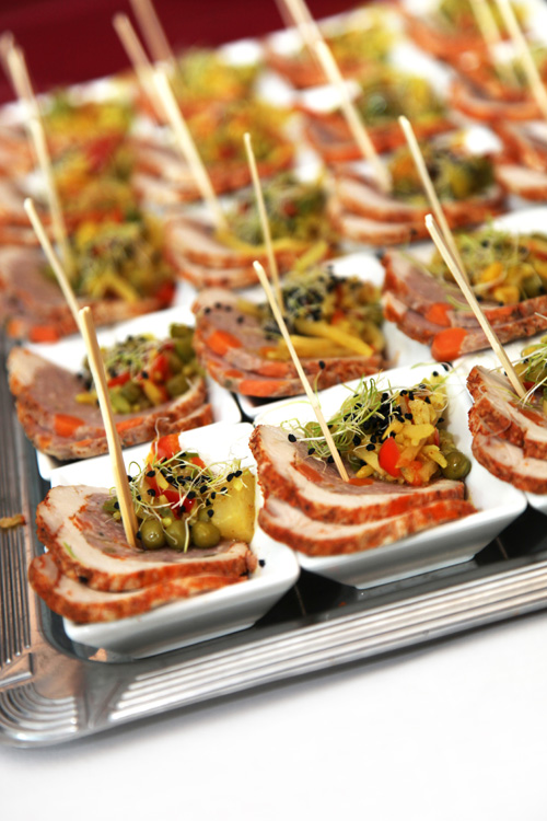 restaurant - finger food - meat in small bowls